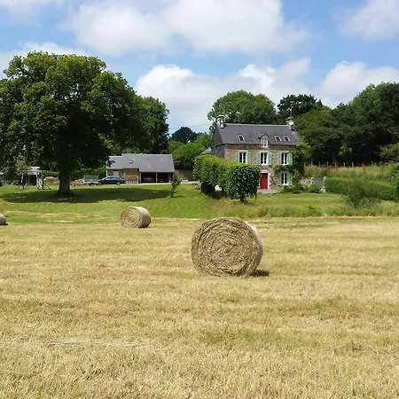 Le Clos Du Val Bed & Breakfast Quibou