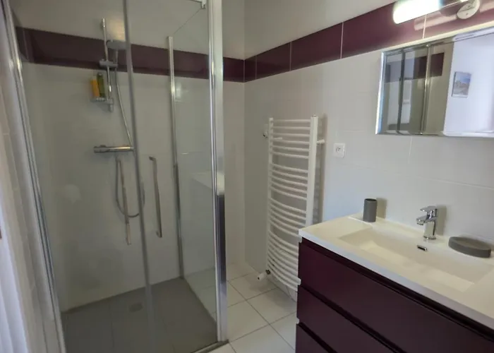 Le Clos Du Val Bed & Breakfast